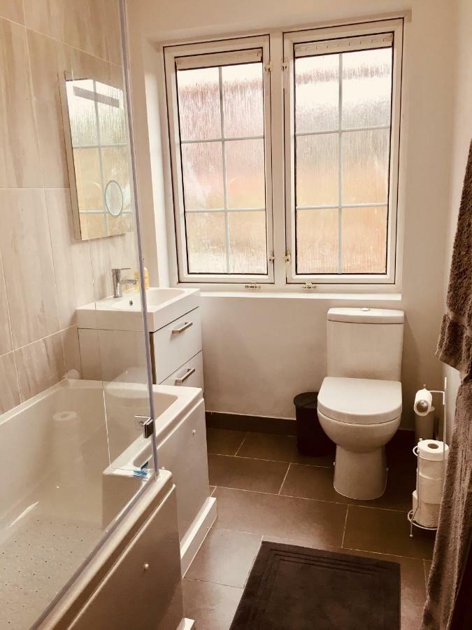 Tapestry Apartment Лондон Екстериор снимка