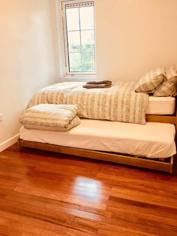 Tapestry Apartment Лондон Екстериор снимка