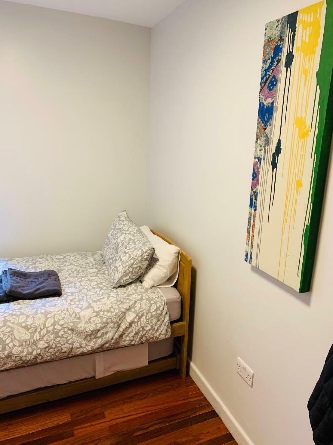 Tapestry Apartment Лондон Екстериор снимка